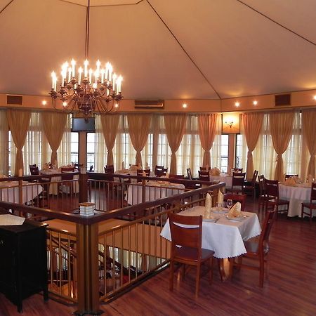 Hestia Hotel Кълъраш Екстериор снимка