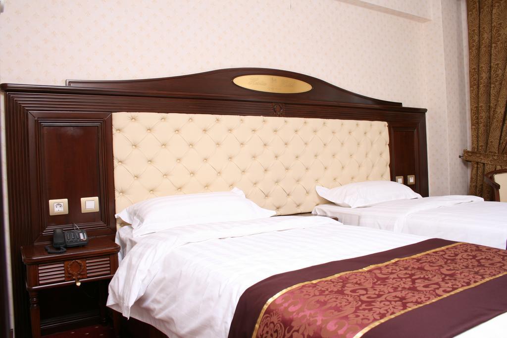 Hestia Hotel Кълъраш Стая снимка