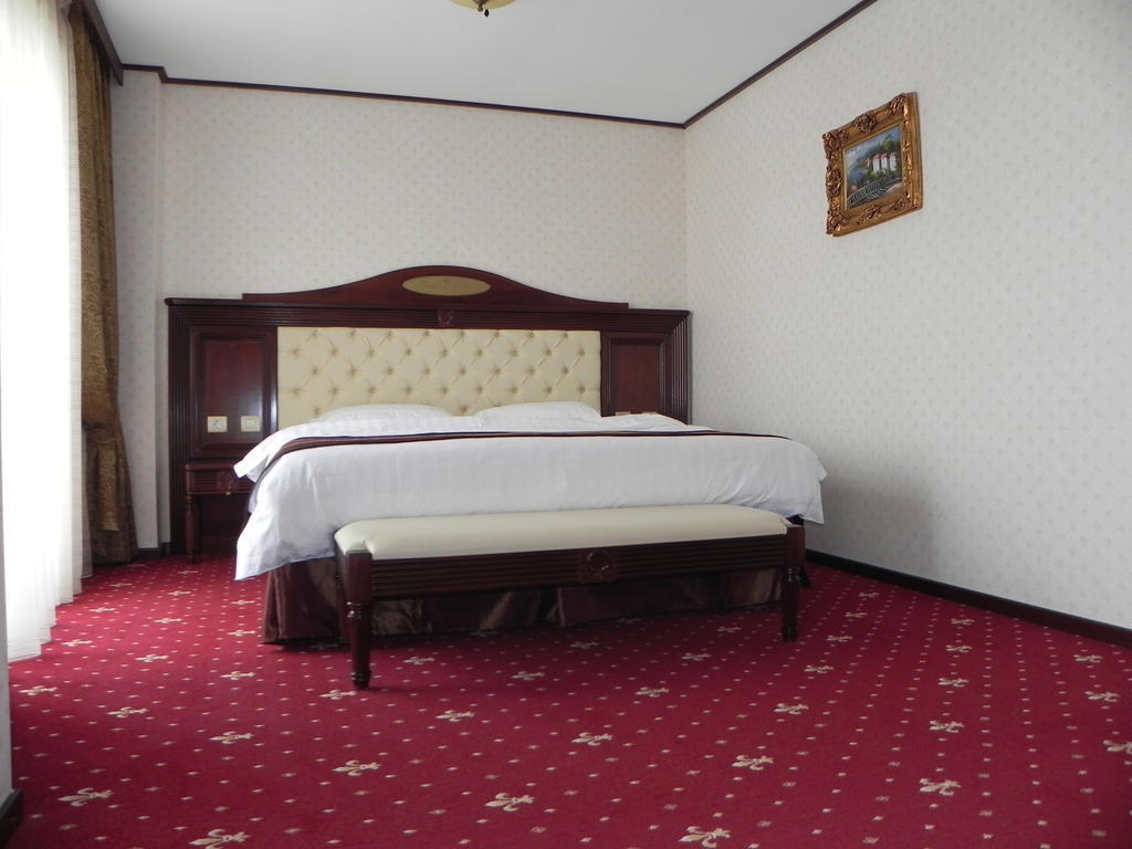 Hestia Hotel Кълъраш Стая снимка