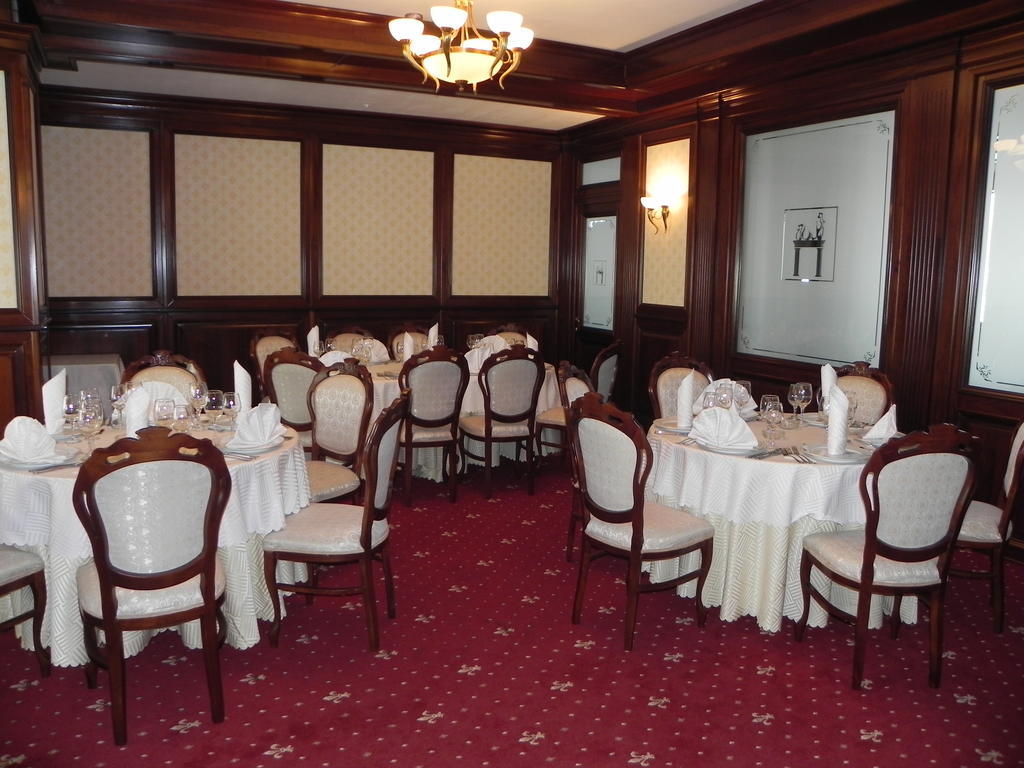 Hestia Hotel Кълъраш Екстериор снимка