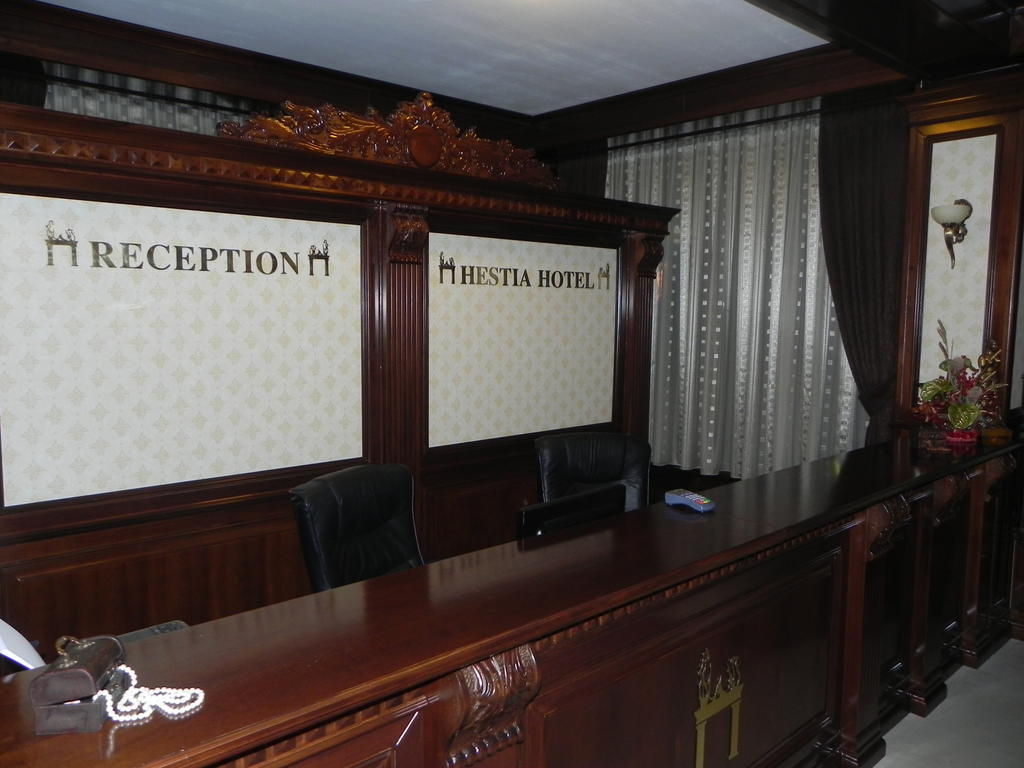 Hestia Hotel Кълъраш Екстериор снимка